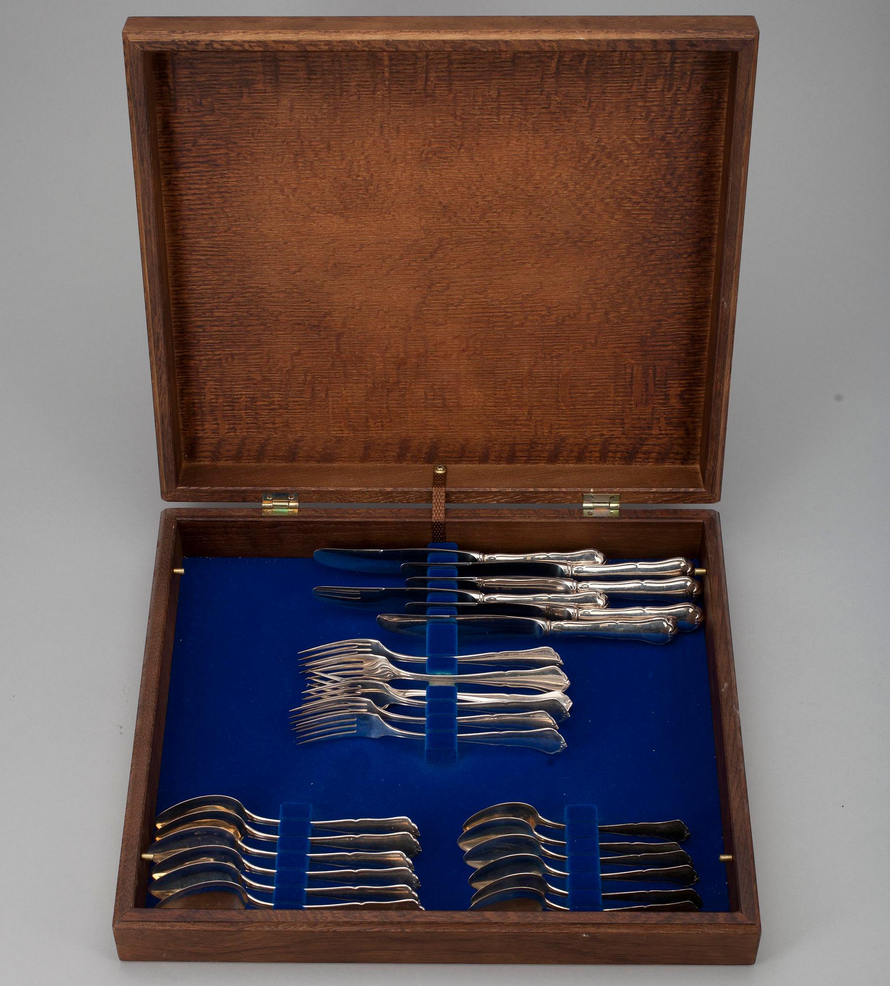 BESTICK, 32 delar, silver, "Chippendale", Auran Kultaseppä, Åbo 1990. Vikt tot. 1158,5 g.