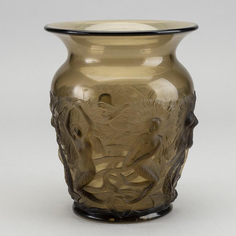 PIERRE D'AVESN, a moulded glass vase for Verlys 1930's.