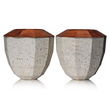 168. Tom Mårtenson, & Perranch Concrete Design, a pair of garden urns, 1980s.