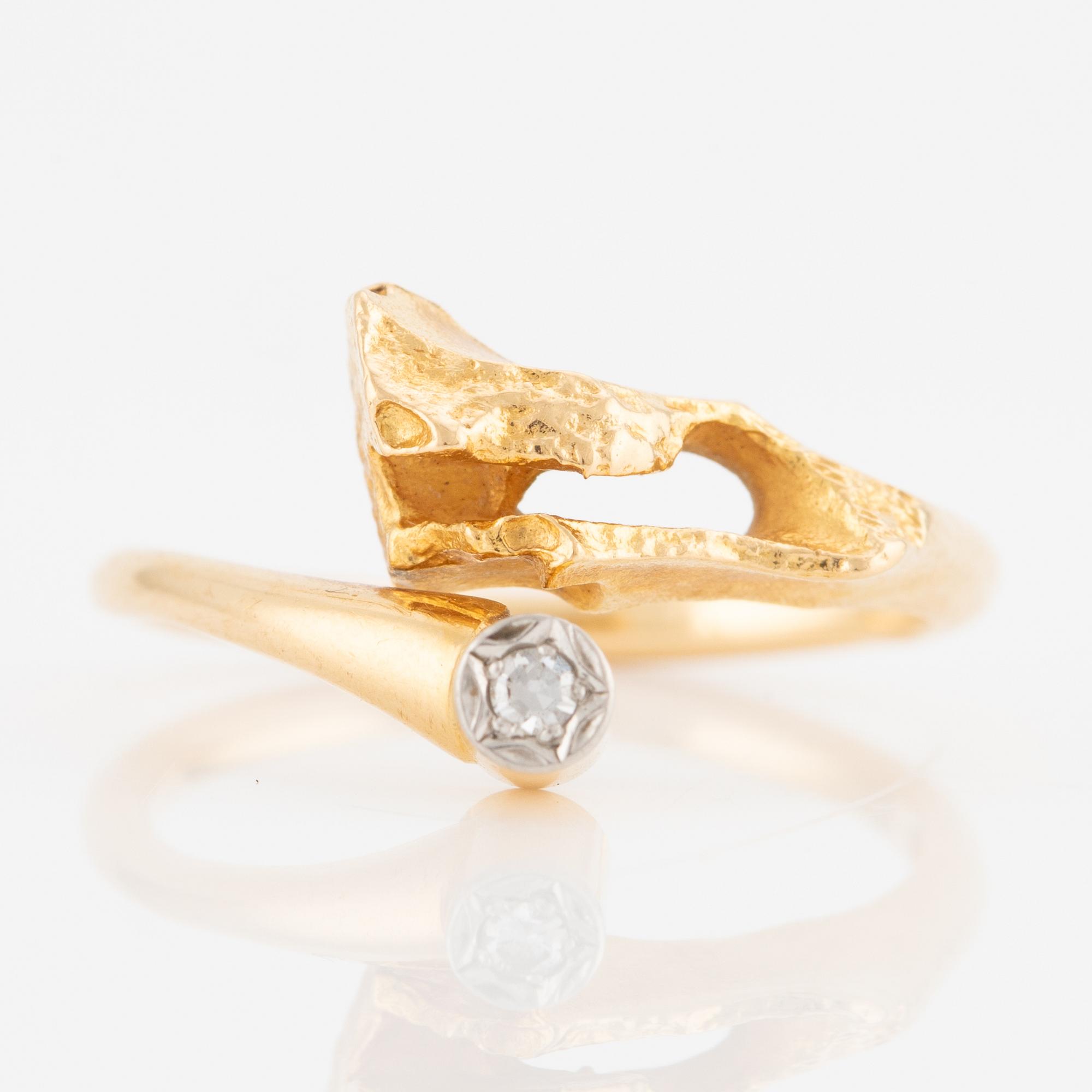 Lapponia ring, gold with an octagon-cut diamond, Finland 1977.