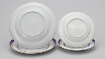 TALLRIKAR SAMT ASSIETTER, 2+2, kompaniporslin, Kina, tidigt 1800-tal.