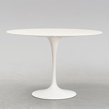 Eero Saarinen, a 'Tulip' dinner table, Knoll International.