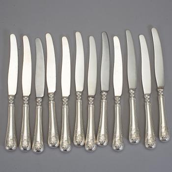 KNIVAR, 12 st, silver, "Gammal fransk", C G Hallberg, 1920-tal. Total vikt 645 g.