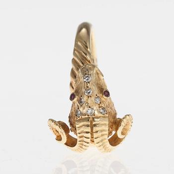 RING, 18K guld, granater, briljantslipade diamanter ca 0.10 ct. Vikt 12,4 g.
