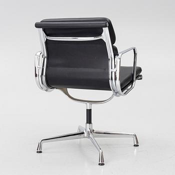 Charles & Ray Eames, Chair, “Soft Pad Alu Chair”, model EA208, Vitra.