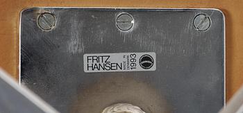 ARNE JACOBSEN, fåtölj, "Svanen", Fritz Hansen, Danmark 1993,