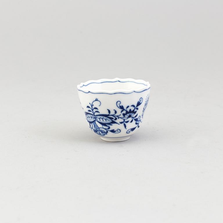KAFFEKOPPAR, 12 st, "Lökmönstret", Meissen, Tyskland, 1900-tal.