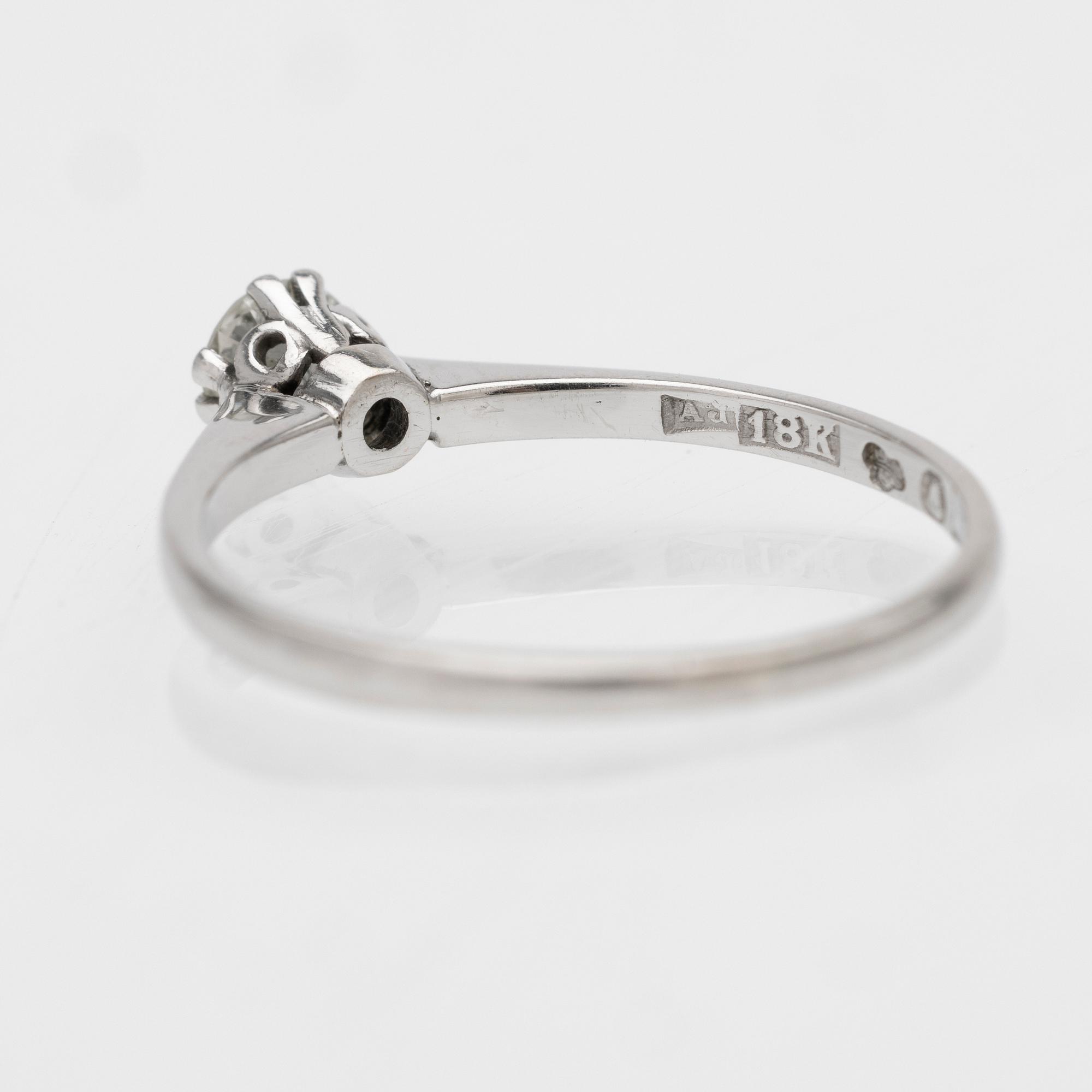 Solitaire ring in 18K white gold and diamond, Axel Jonsson's Goldsmith Workshop, Stockholm, circa 1940.