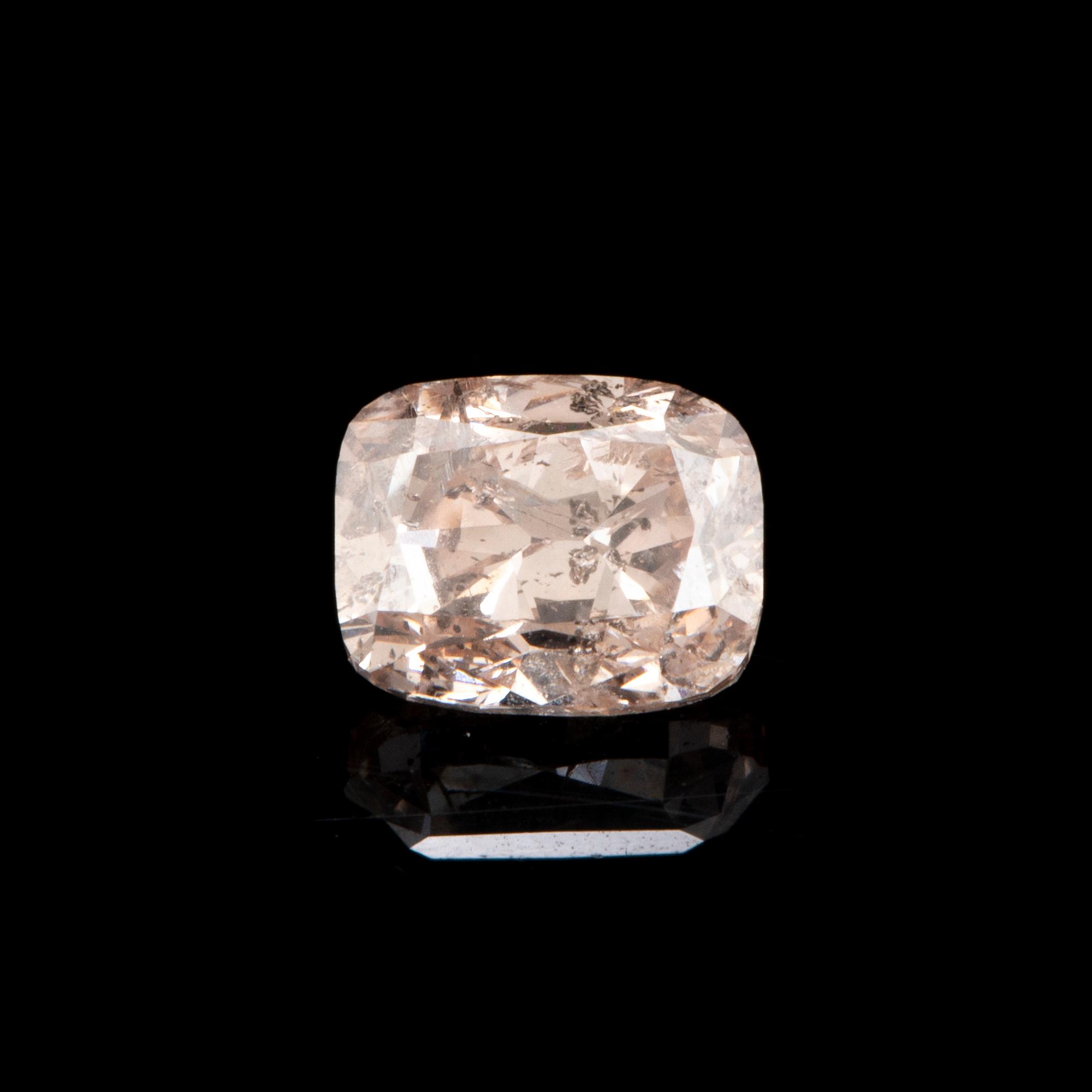 Lös cushionslipad fancy yellowish pink diamant 0,50 ct, HRD-certifikat.