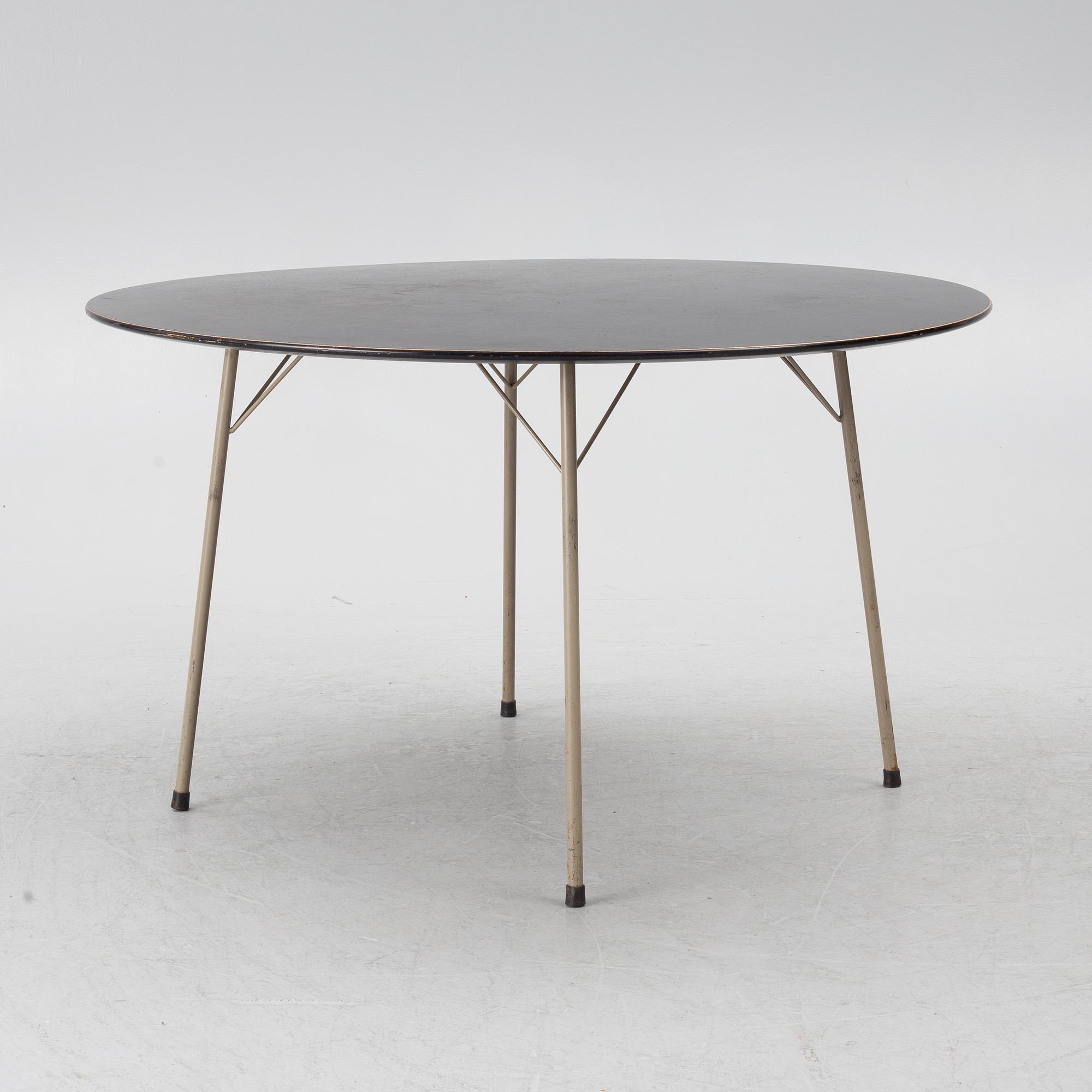 Arne Jacobsen, dining table, model 3600, Fritz Hansen, Denmark.