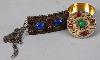 DOSA SAMT SPÄNNE, silver, 1907-1911.