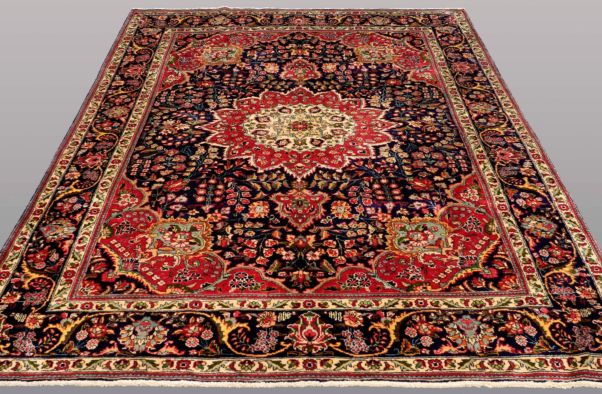 MATTA, Täbriz, ca 290 x 212 cm.