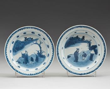 A set of five blue and white dishes, Ming dynasty, Tianqi /Chongzhen (1621-1644).