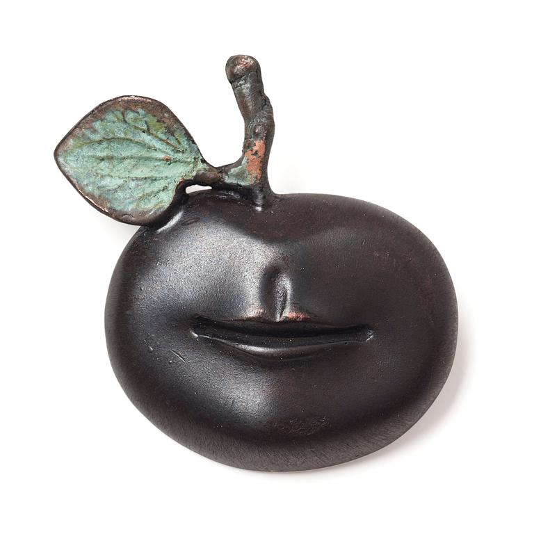 A Claude Lalanne bronze brooch "Pomme bouche".