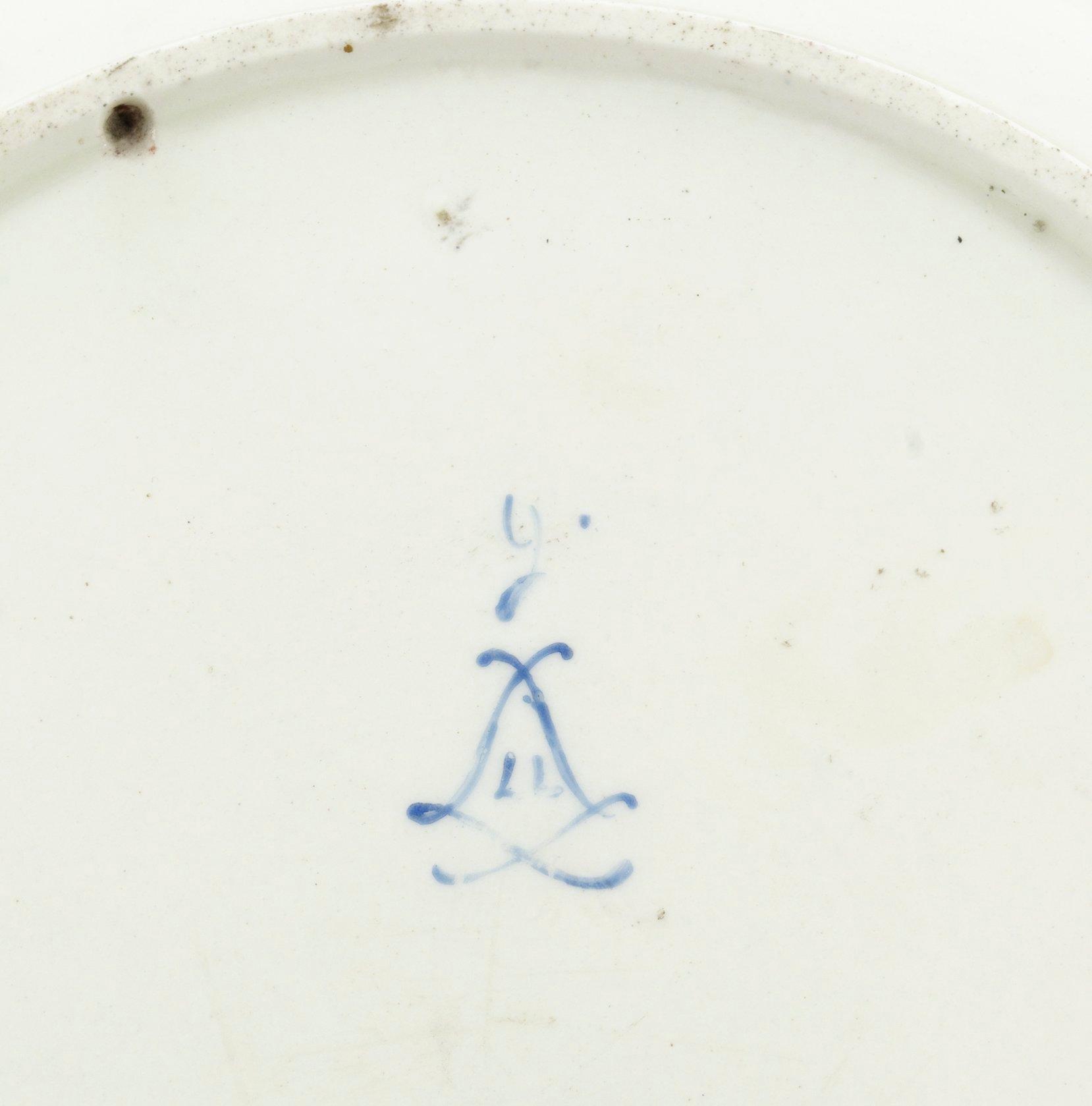 TALLRIK, porslin. Frankrike, Sèvres. Daterad LL för 1788.