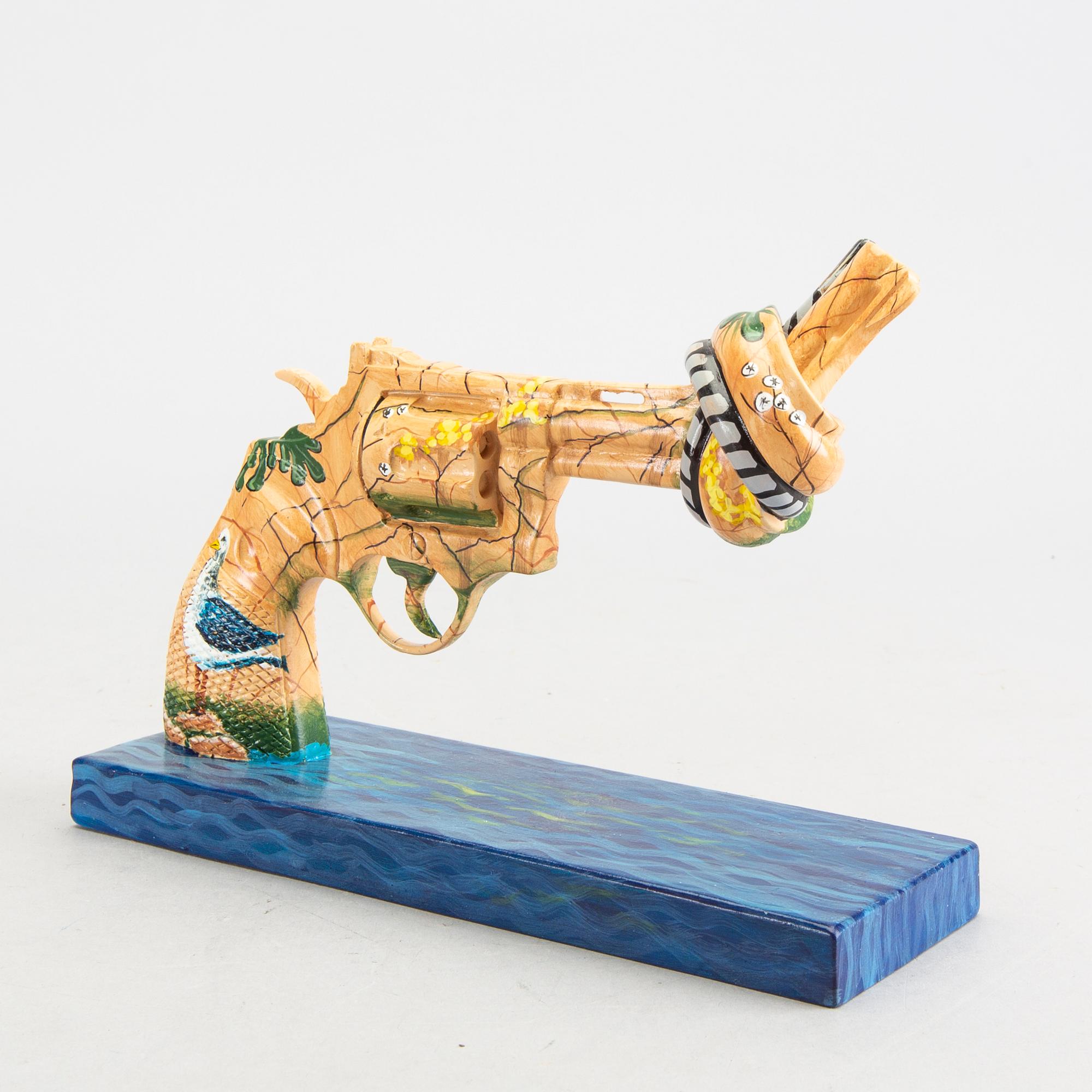 Carl Fredrik Reuterswärd, Non-Violence Project Foundation skulptur 2017.