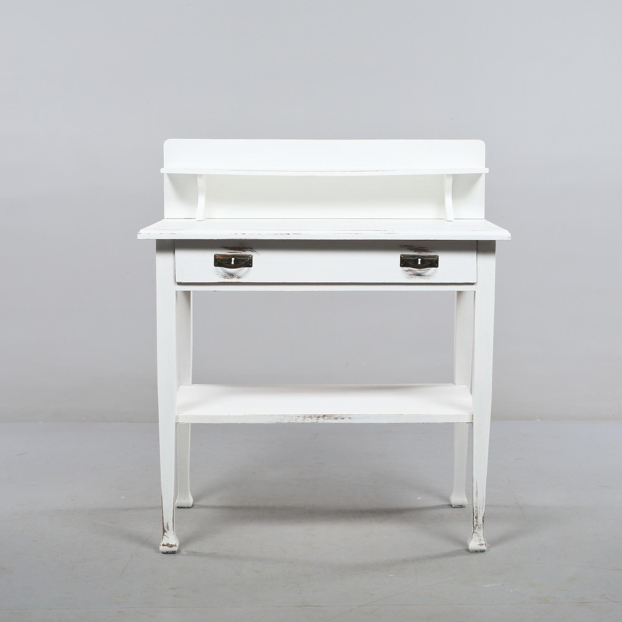 BORD/SKRIVBORD, jugend, 1900-talets första del.