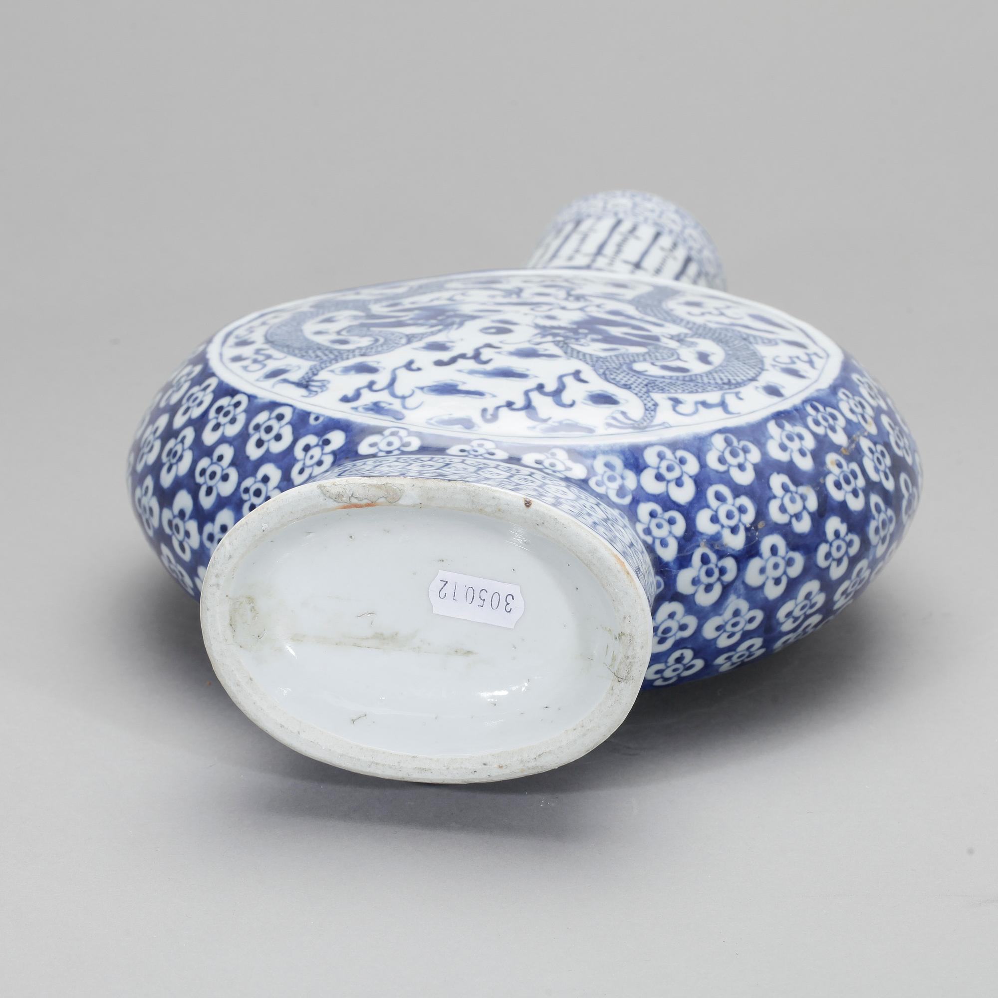 PILGRIMSKRUS, porslin. Sen Qing dynastin (1644-1912).