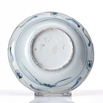 A set of two blue and white kraak dishes, Ming dynasty, Wanli (1572-1620).