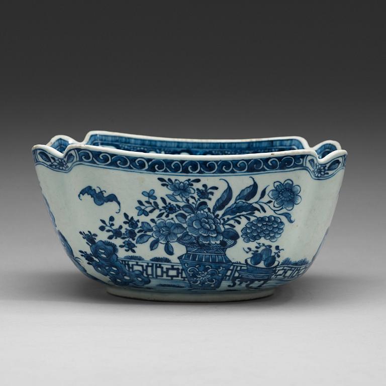 SKÅL, kompaniporslin. Qingdynastin, Qianlong (1736-95).