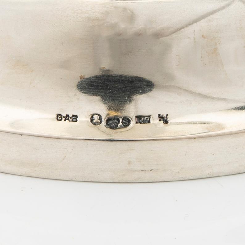 A Swedish 20th century silver vase mark of GAB Stockholm 1919, weight 585 grams.