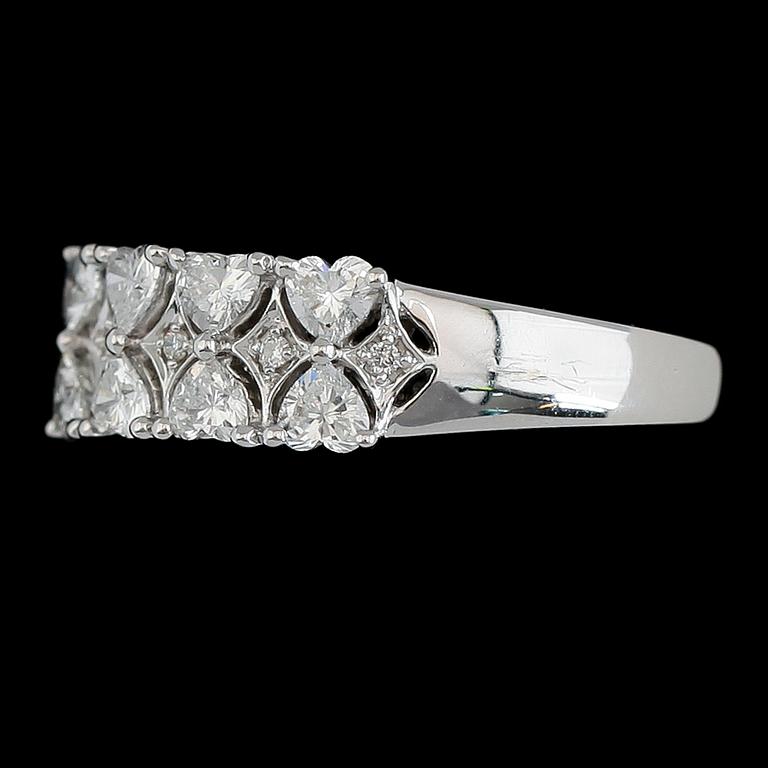 RING, 18K vitguld, diamanter tot 1.17 ct.