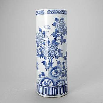 PARAPLYSTÄLL, porslin, Kina, modern tillverkning.