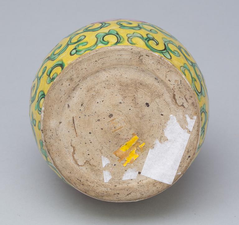 VAS, porslin, Kina, 18/1900-tal.