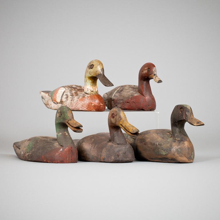 VETTAR. 5 st, trä. 1900-tal.