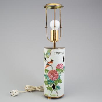 A porcelain table lamp, China, 20th century. The brass marked "Svenskt Tenn 2623".
