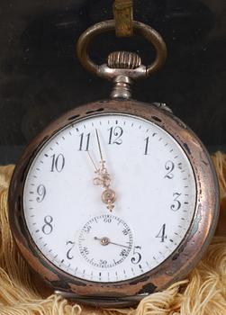 FICKUR samt FICKURSTÄLL. 1900-tal.