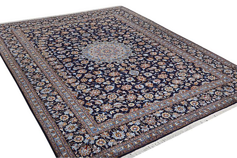 Matta, Keshan, ca. 380 x 302 cm.