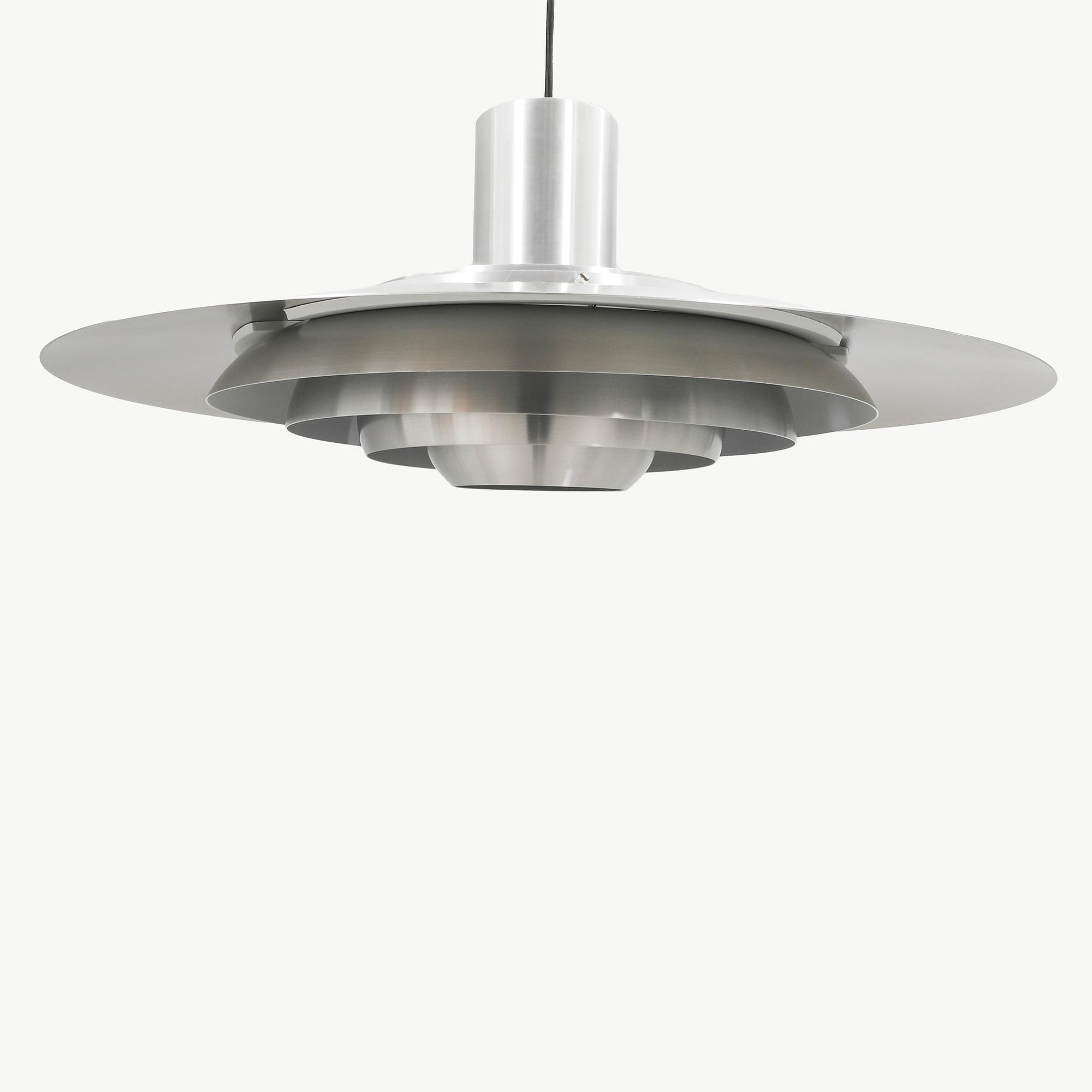 Preben Fabricius & Jörgen Kastholm, taklampa, modell "P376 KF2", för Nordisk Solar, danmark.