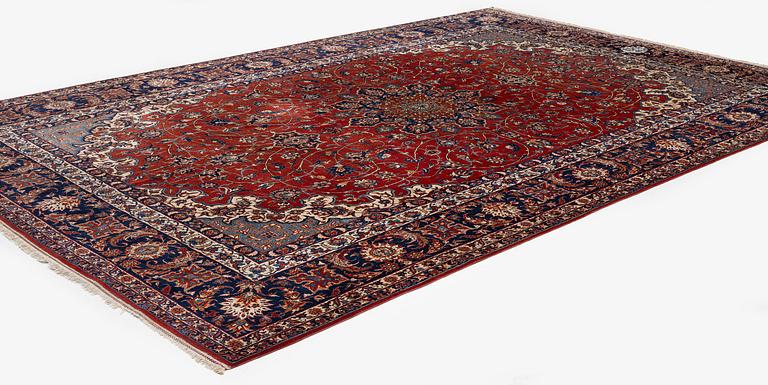 An antique Isfahan, Central Persia, dated 1283 (1903-04), c. 486 x 319 cm.