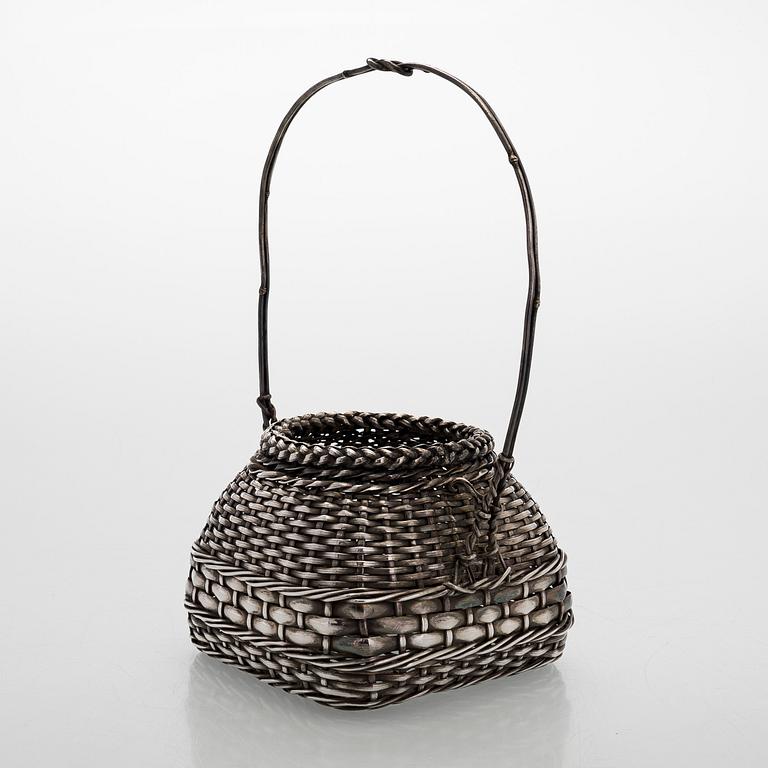 Ikebana-korg, silver med jungin-stämpel, Meiji (1868-1912), Japan.