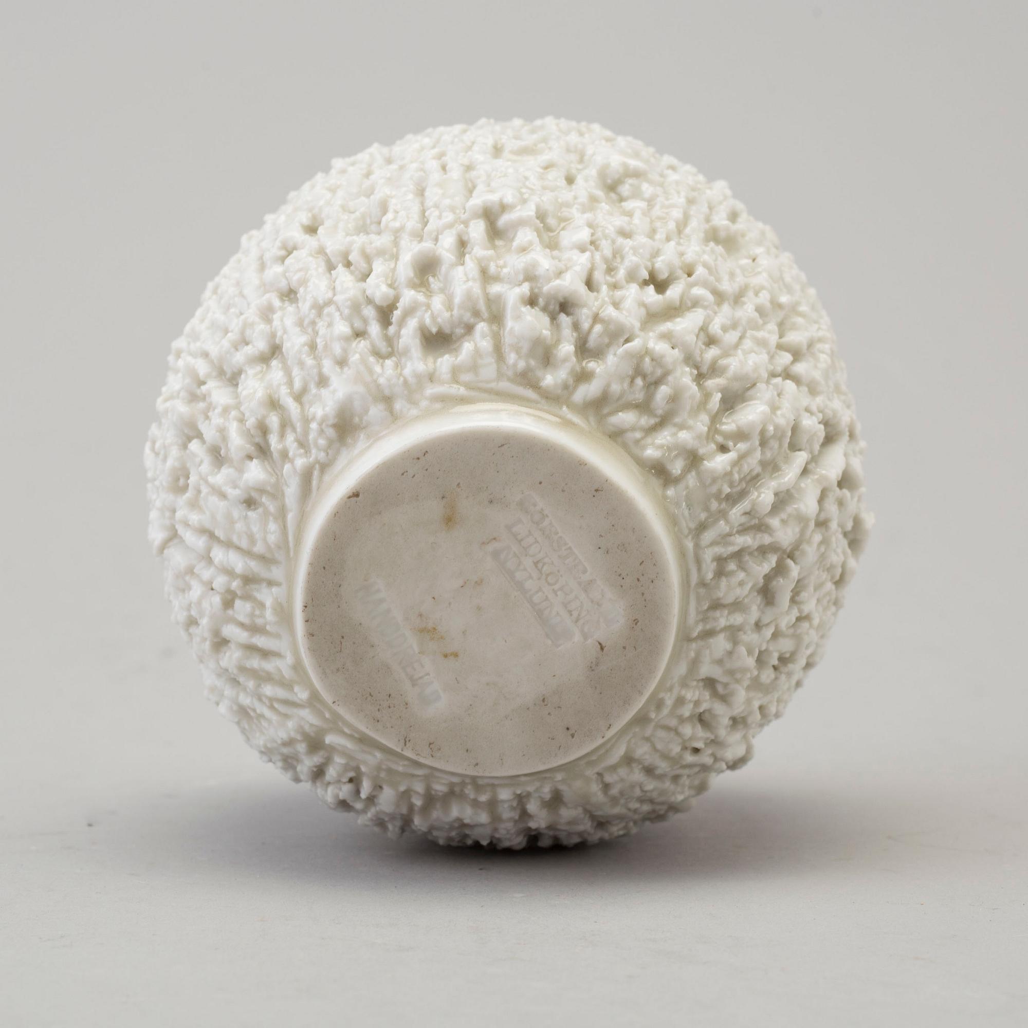 GUNNAR NYLUND, vas, stoneware, signed, Rörstrand, second half of the 20th century.