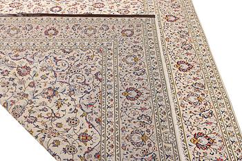 A Keshan carpet, c. 342 x 240 cm.