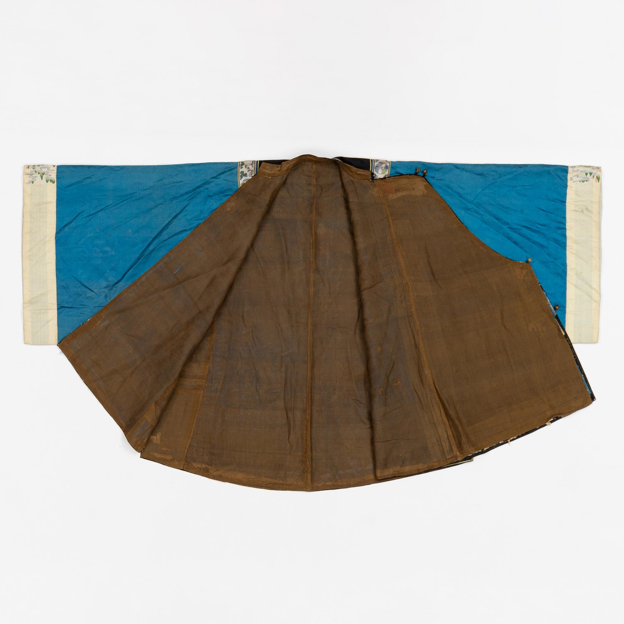 A female silk robe/over coat for winter, Qing dynasty, 19th century.