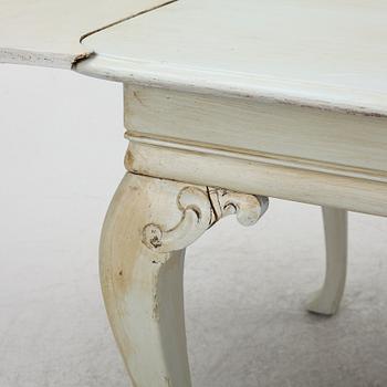 Dining table, Rococo style, first half of the 20th century.