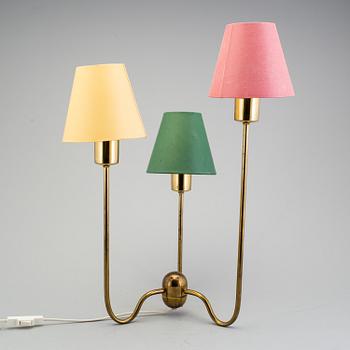 JOSEF FRANK, bordslampa av mässing, modell 2468 för Firma Svenskt Tenn.