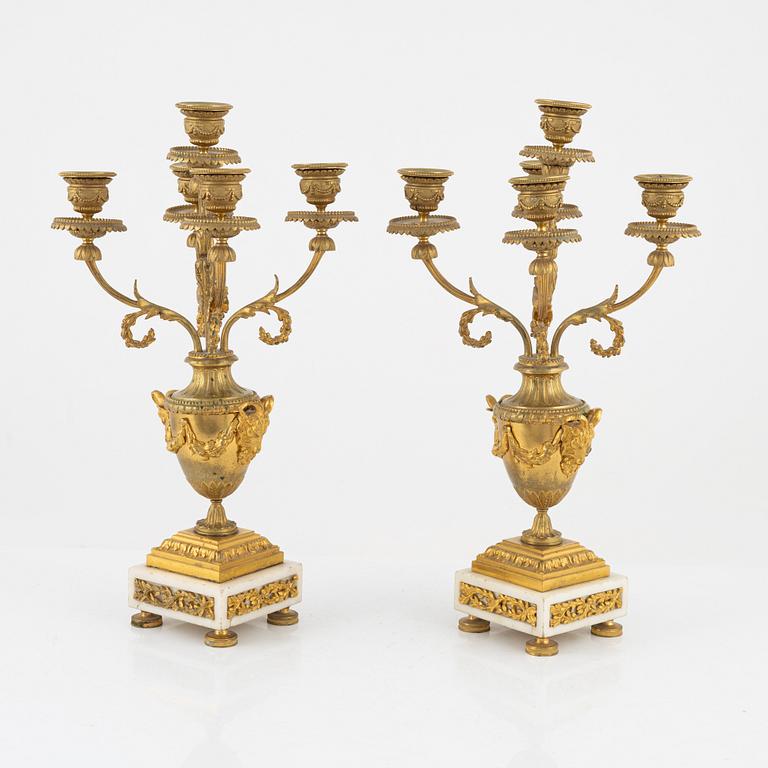 Kandelabrar, ett par, Louis XVI-stil, tidigt 1900-tal.