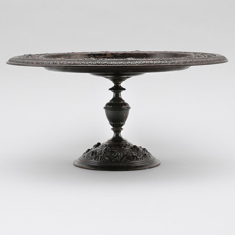 TAZZA, patinerat järn, märkt Rud. Mayer, Tyskland, 1800-talets mitt.