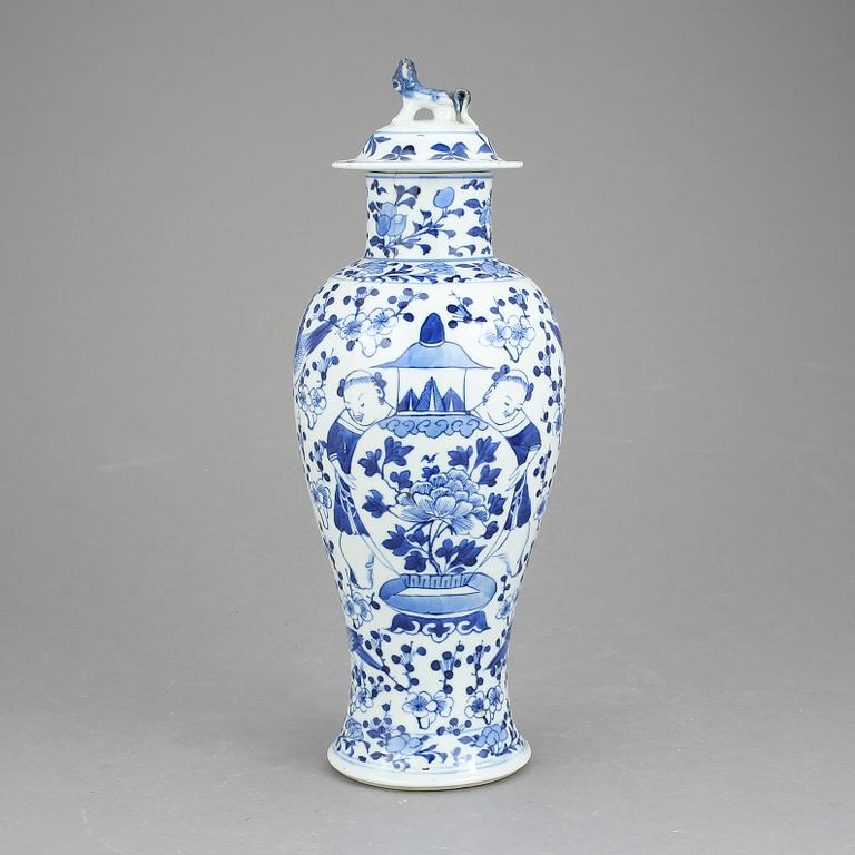LOCKURNA, porslin, Kina. Modern tillverkning.