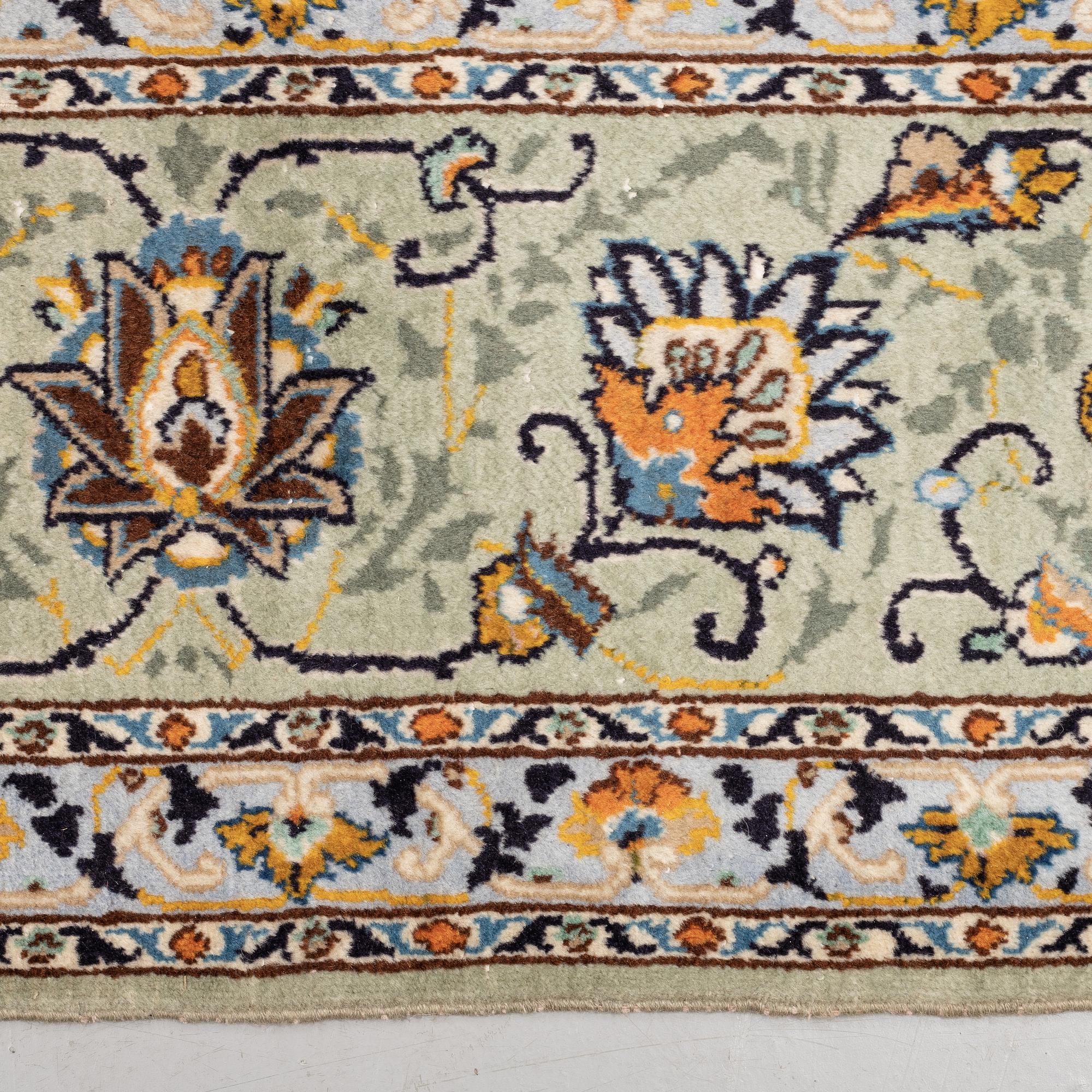 Matto, Kashan, ca 368 x 277 cm.