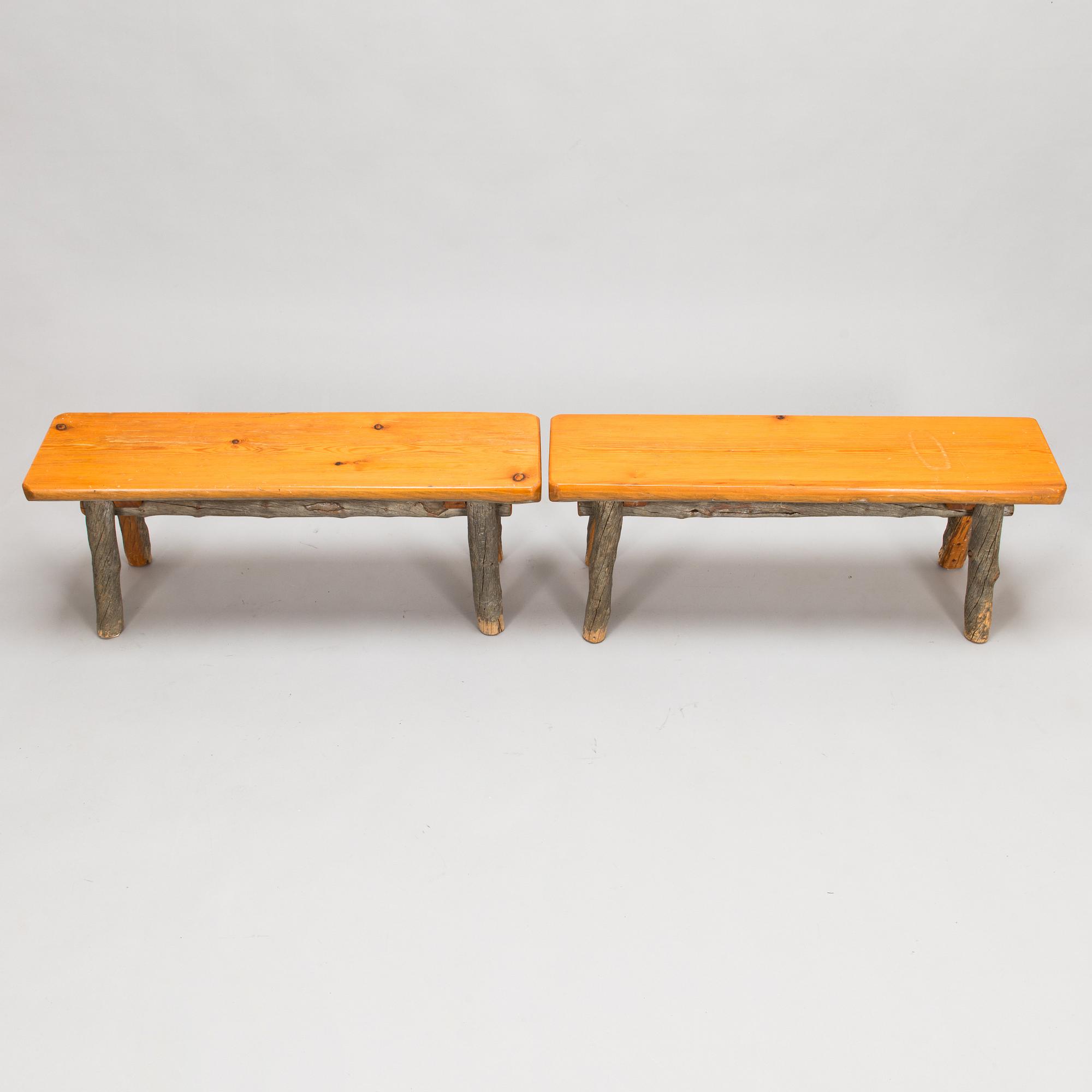 Bänkar, 2 st, utförda av Eero Turunen, Lieksa 1976.