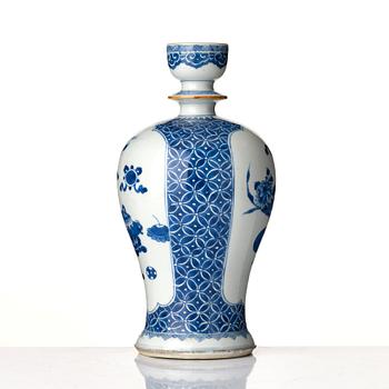 Vas, porslin. Qingdynastin, Kangxi (1662-1722).