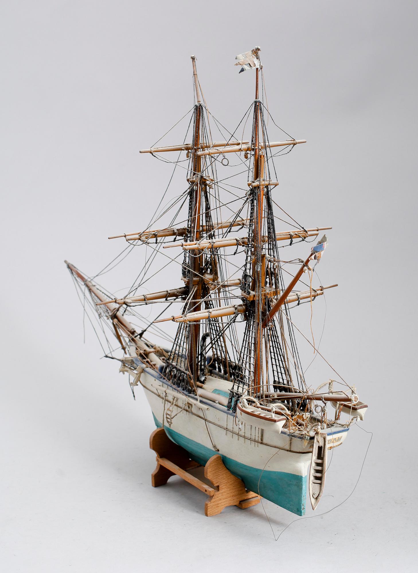 MODELLBÅT, trä, segelfartyg, 1900-talets första hälft.
