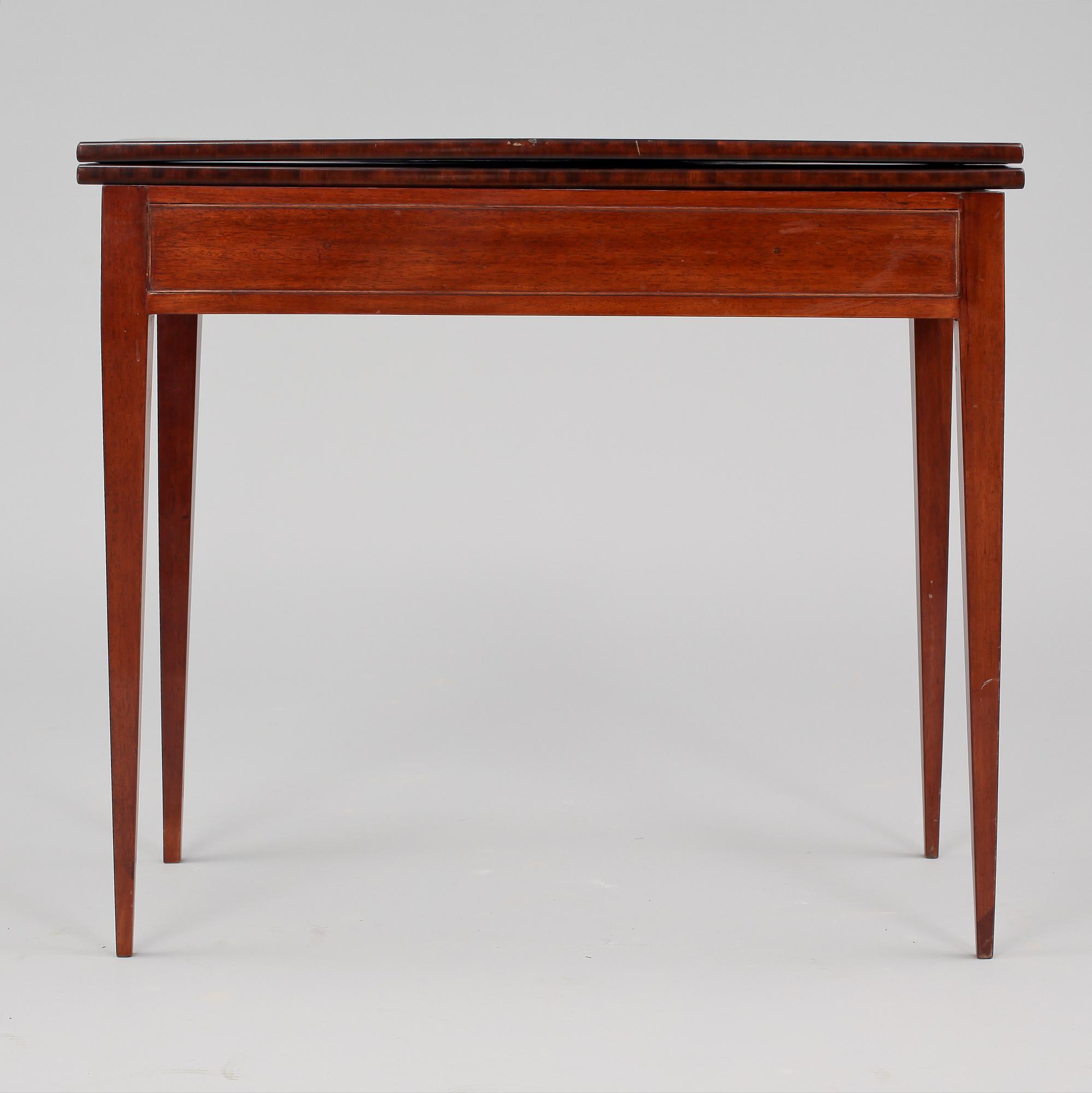 SPELBORD, sengustaviansk, tidigt 1800-tal.