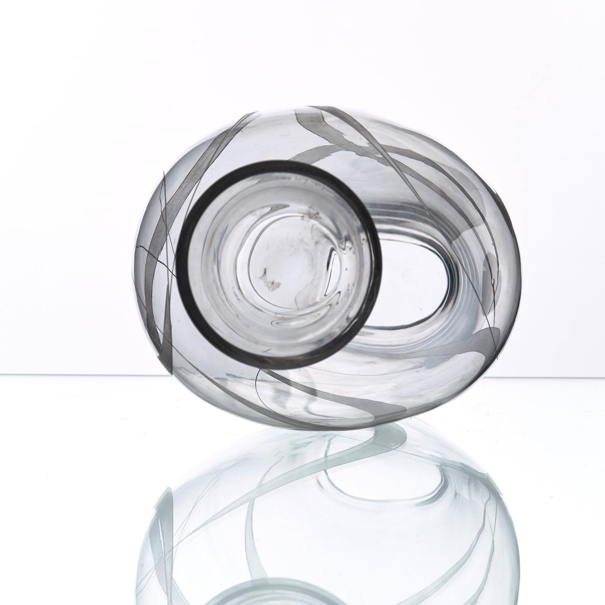 Vicke Lindstrand, an engraved glass vase, Kosta 1950's.