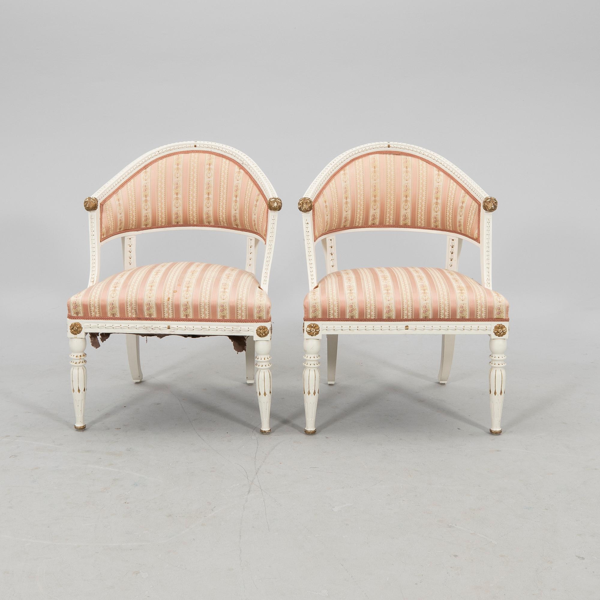 Baljfåtöljer 1 par, sengustaviansk stil 1900-talets första hälft.